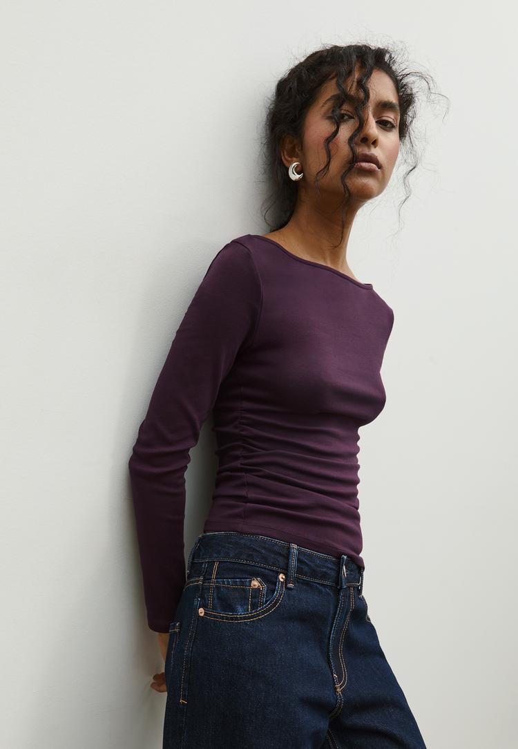 long sleeve t shirt with gathering