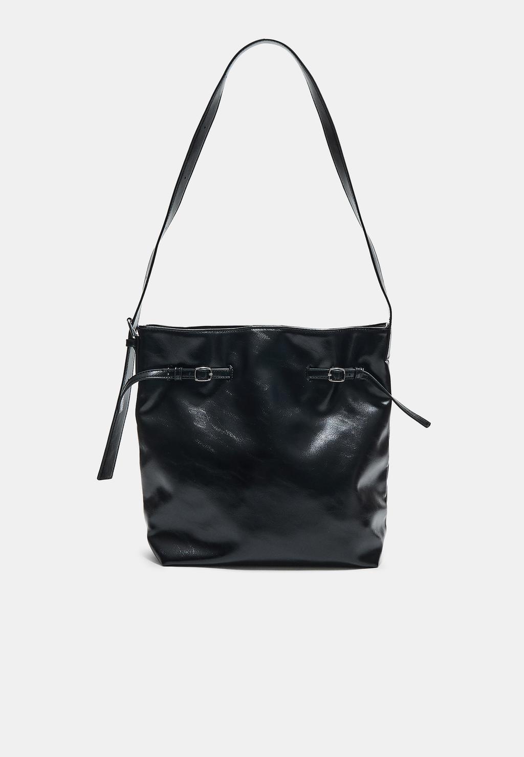 Borsa a spalla con dettaglio fibbie