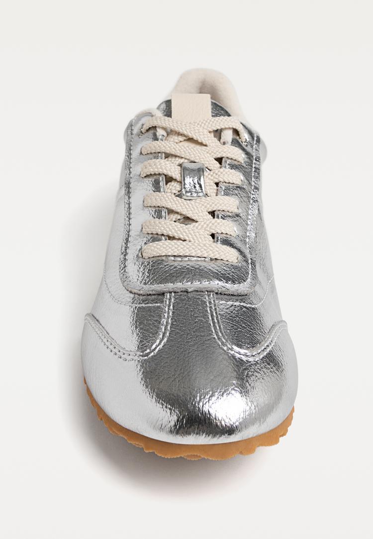zapatillas casual retro plateadas