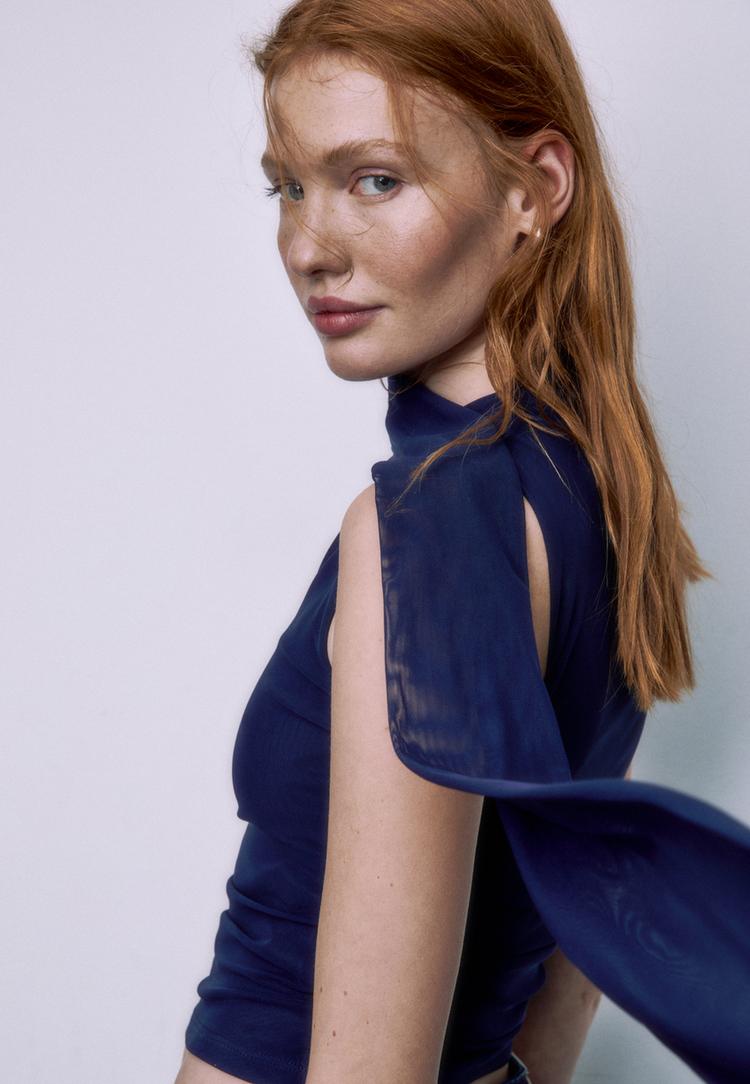 top asimetrico tul panuelo