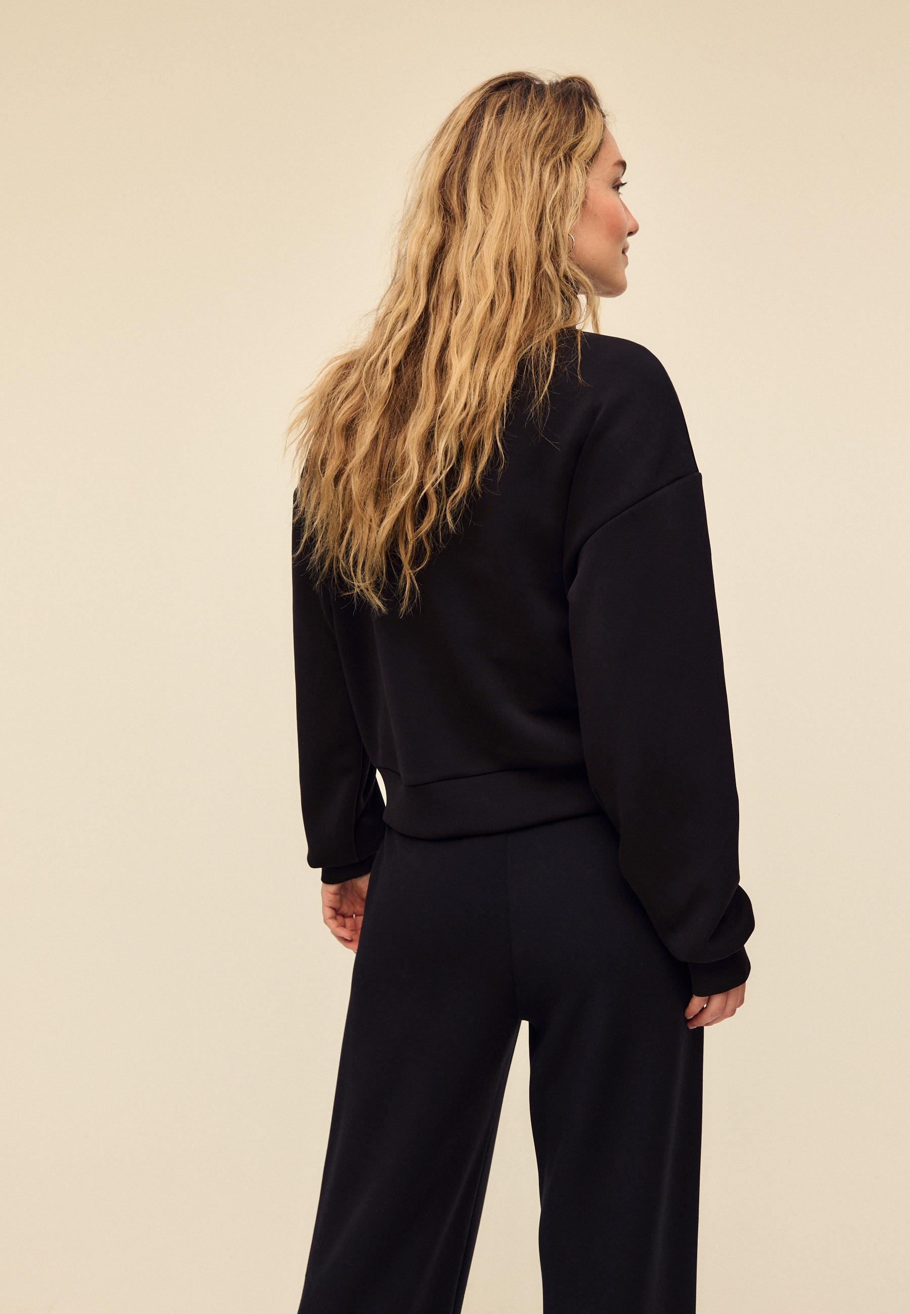 Soft-touch sweatshirt with side zip — Black