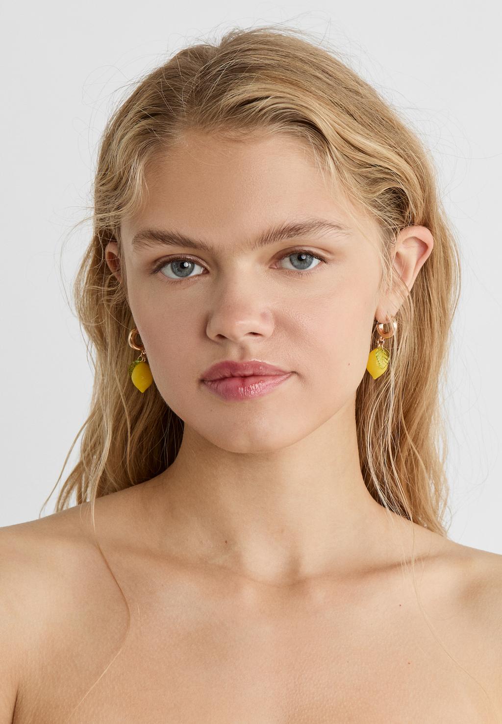 Boucles d’oreilles avec charm citron