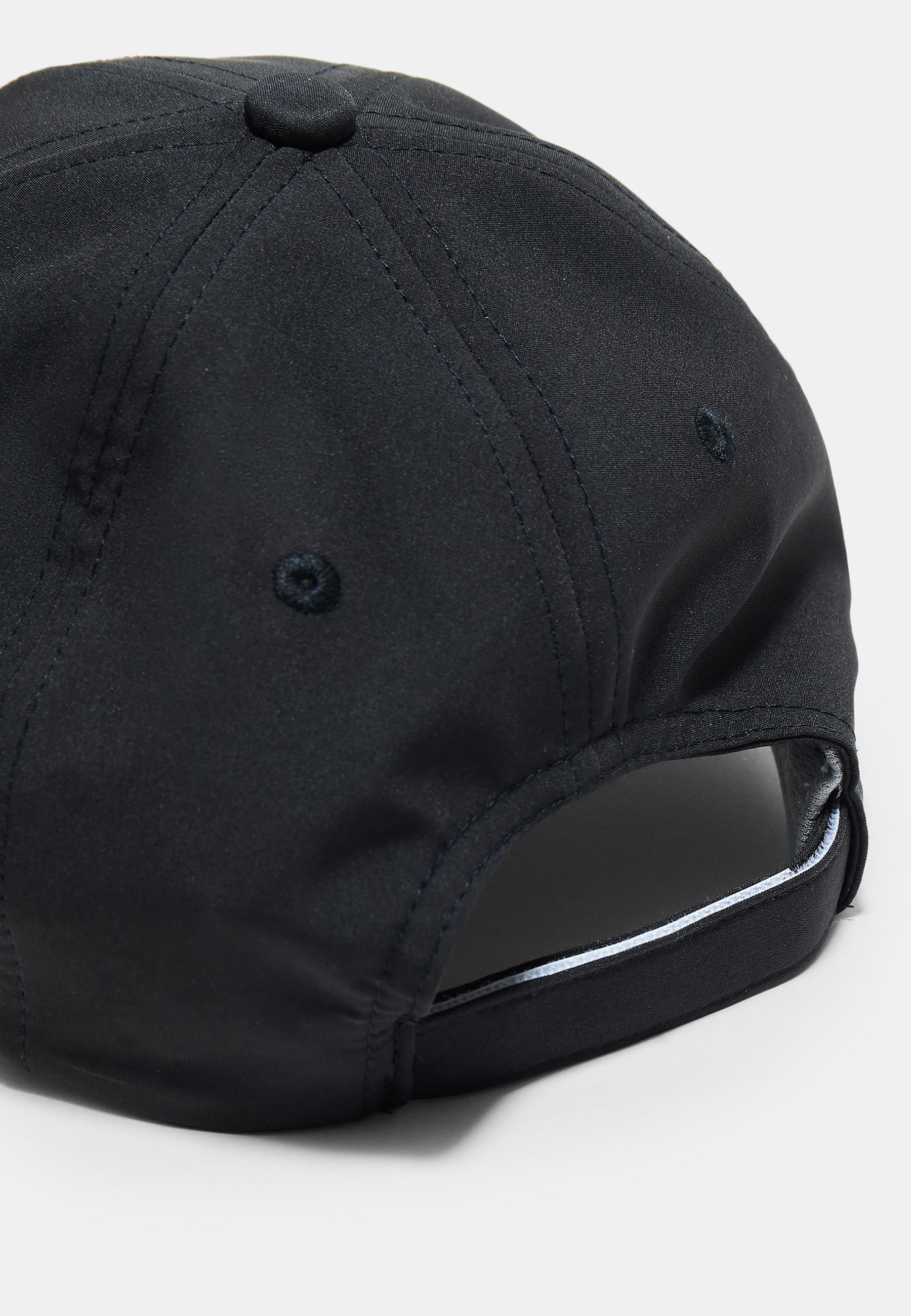 Sporty embroidered cap — Black