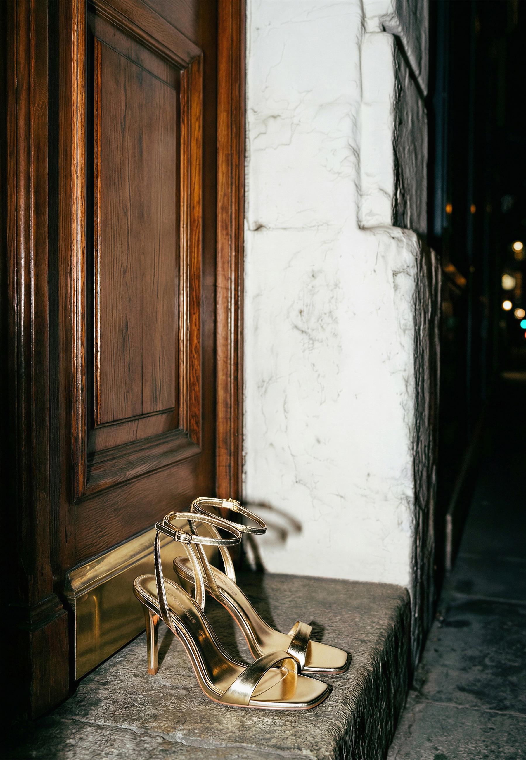 Stiletto heel sandals — GOLD