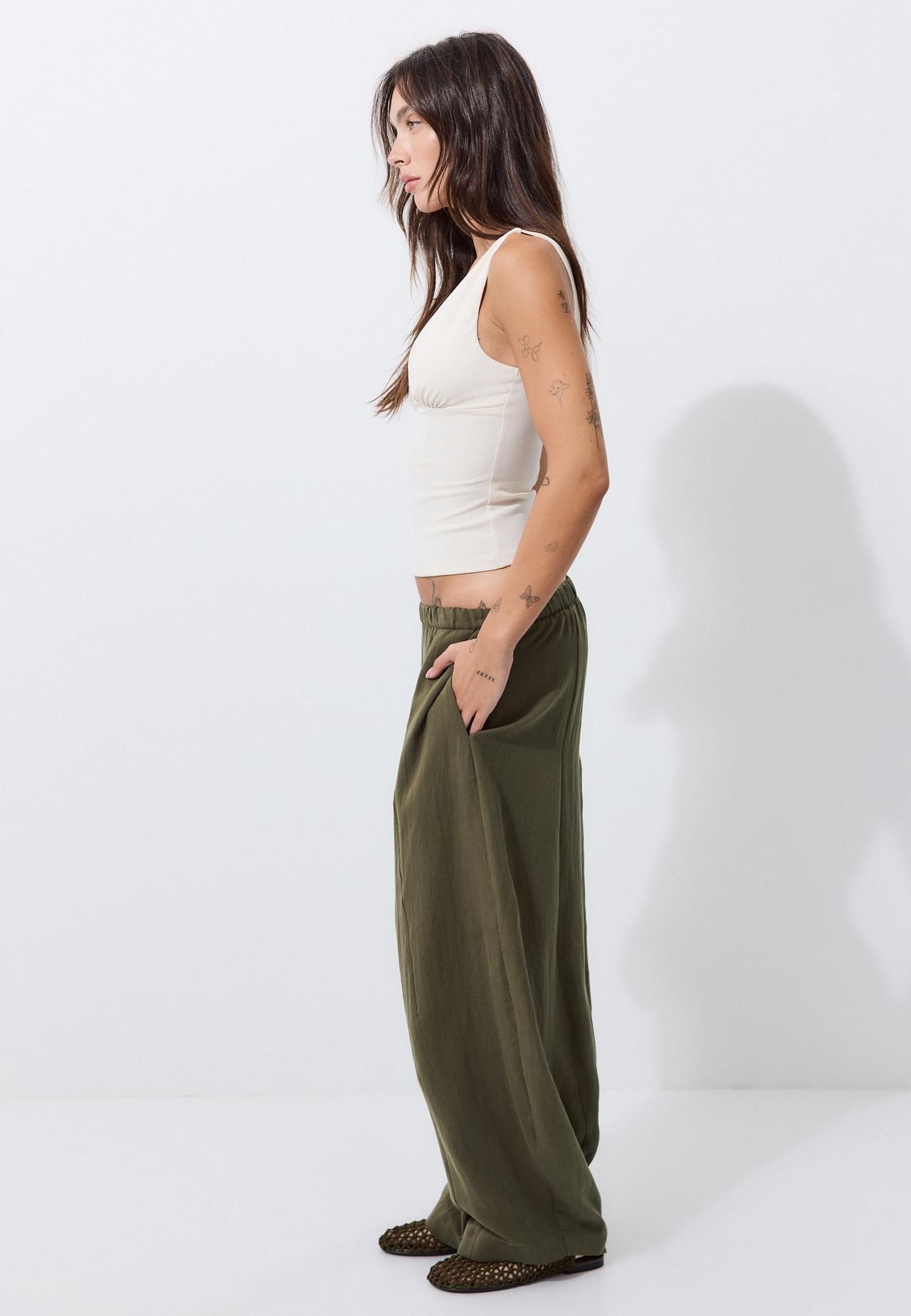 Lyocell-blend barrel trousers — Khaki