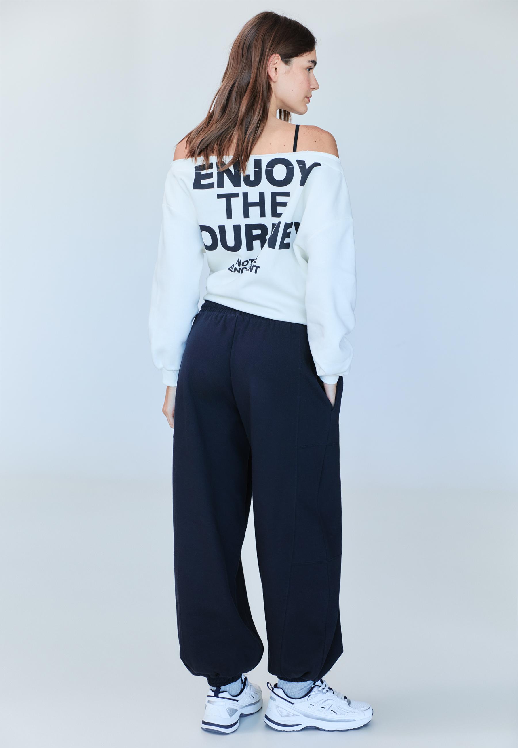 Plush balloon jogger trousers — Black