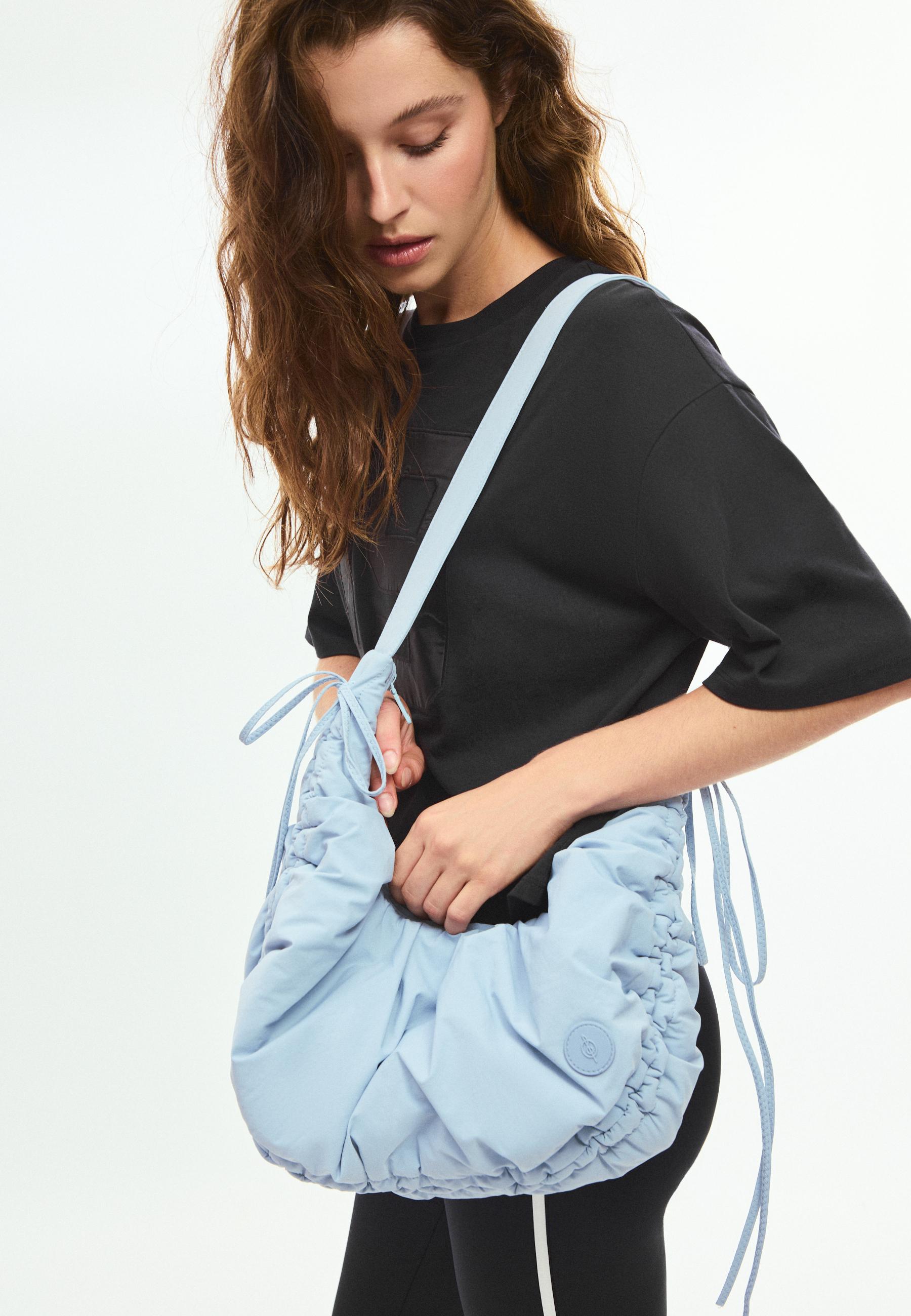 Stradivarius Υφαντή Τσάντα Χιαστί Με Σούρες Σιέλ Os