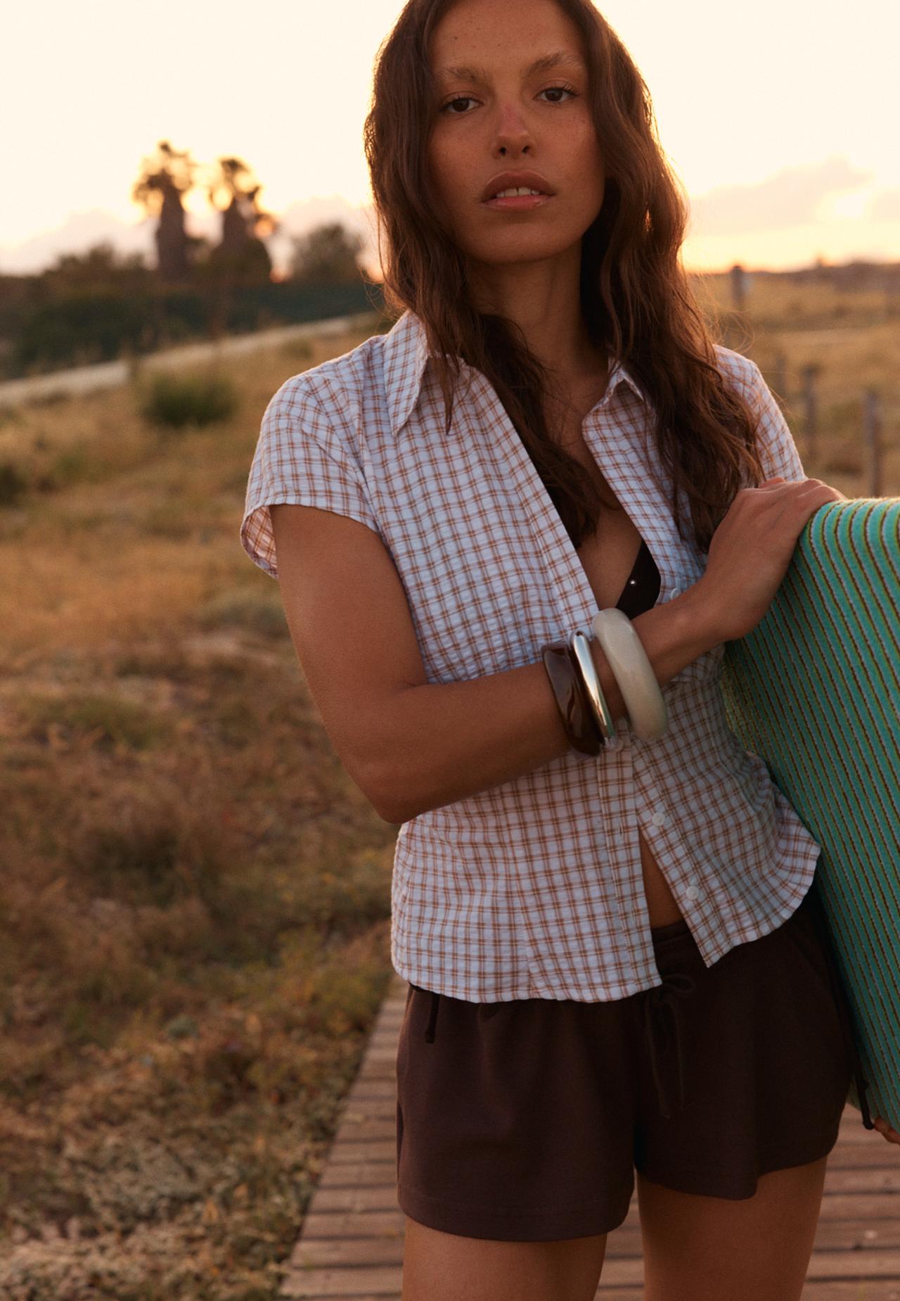 Short sleeve empire line shirt — Stone