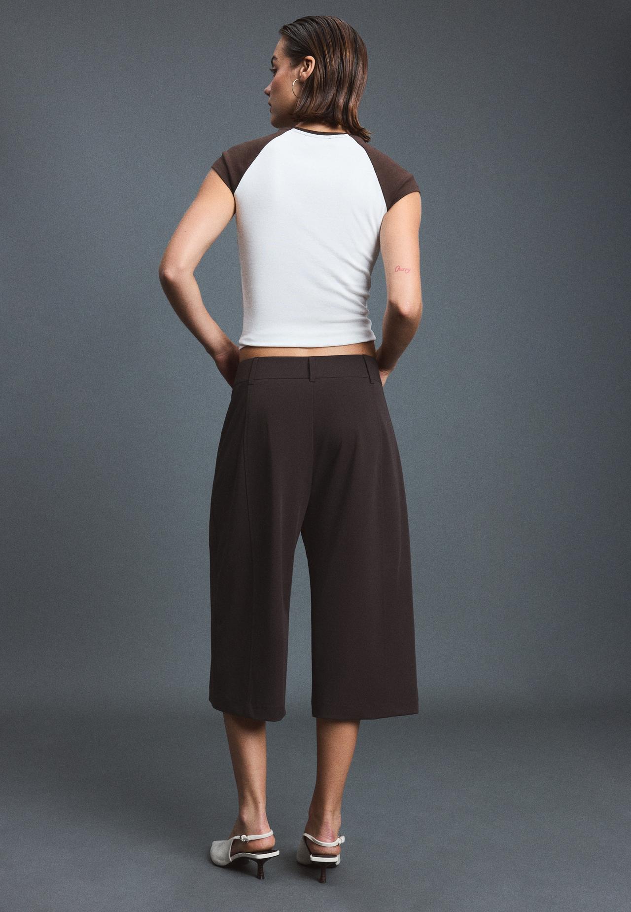 Cross-waist smart Bermuda shorts — Brown