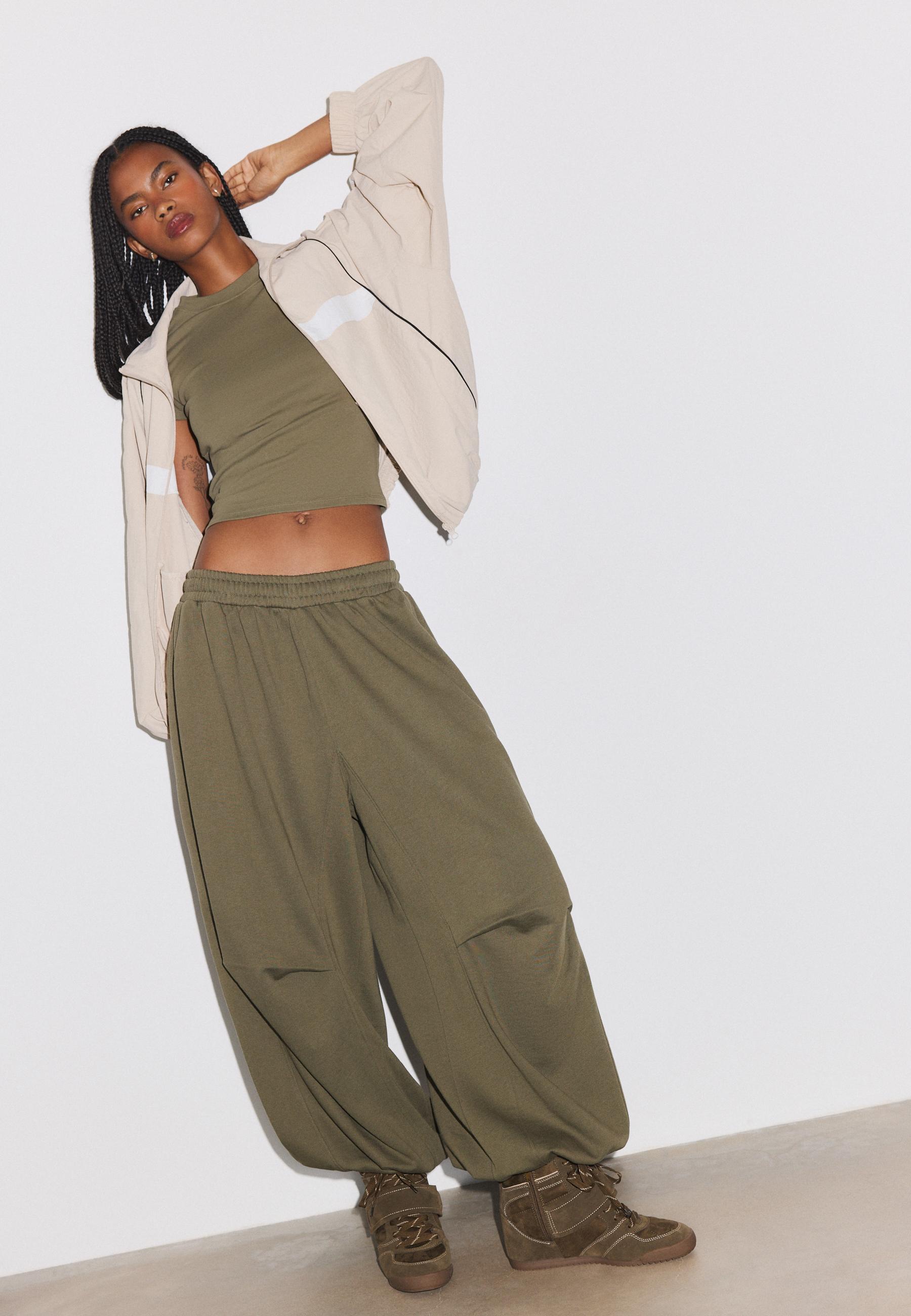 Stradivarius Παντελόνι Jogger Μπαλούν Με Stoppers Χακί Xl