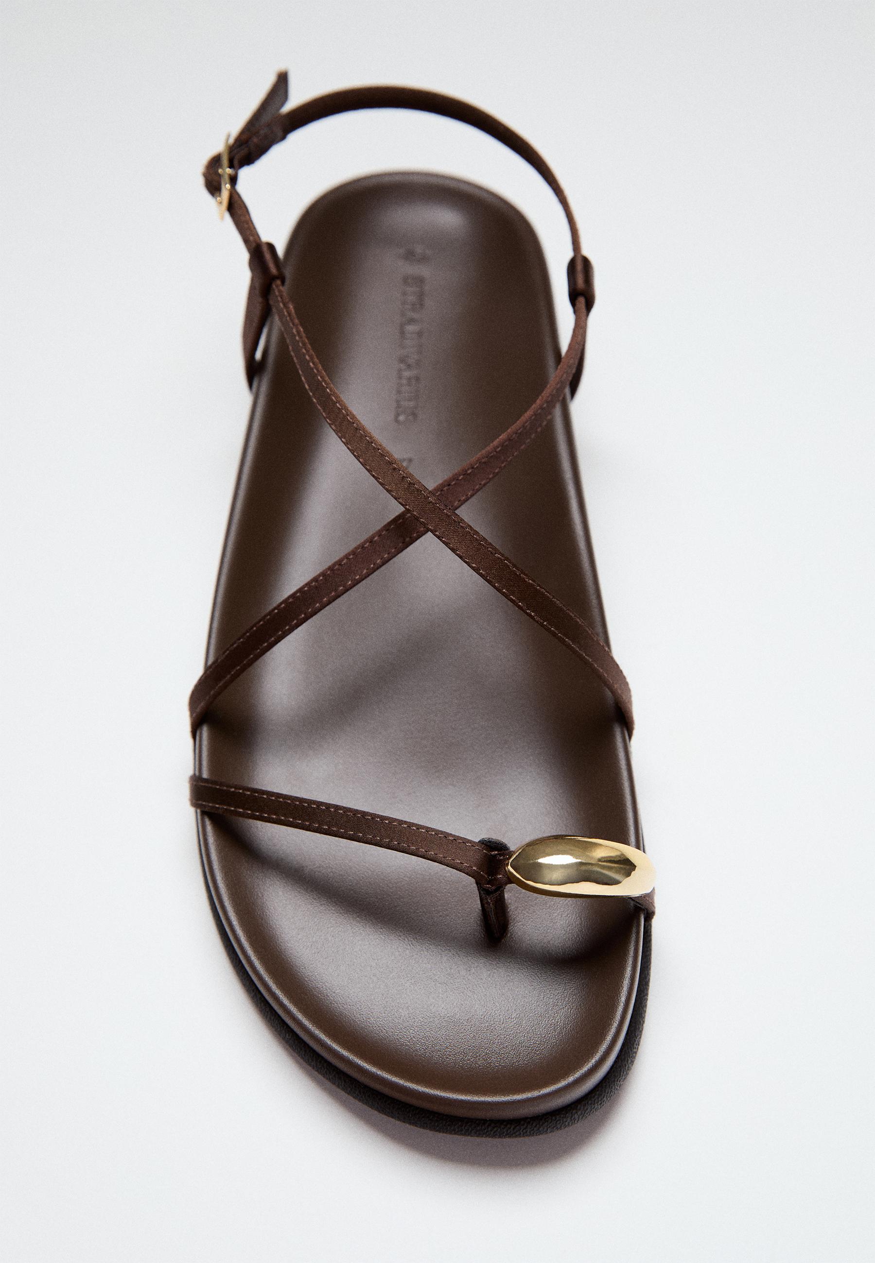 Flat strap detail sandals — BROWN