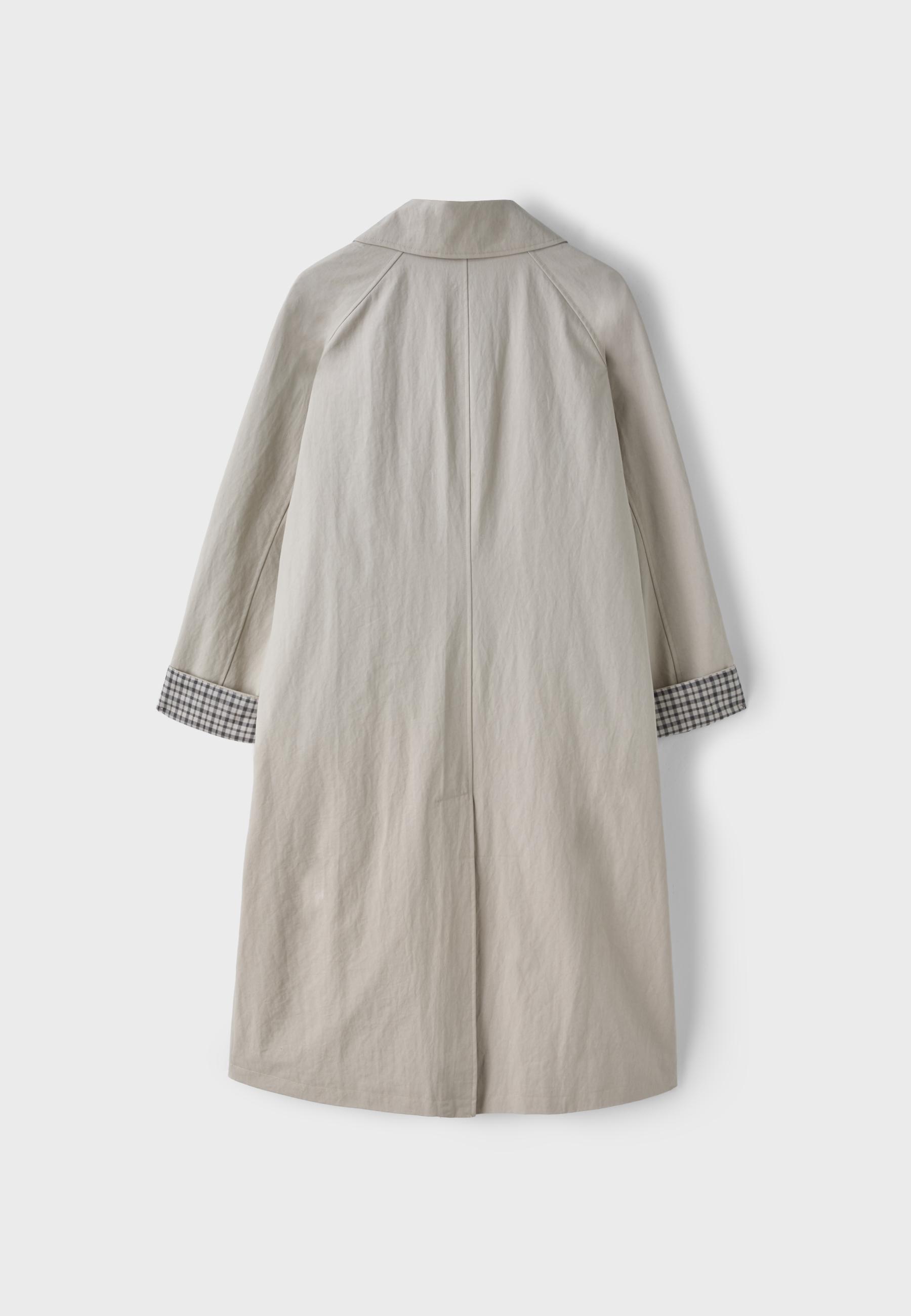 Check-lined long trench coat — Beige