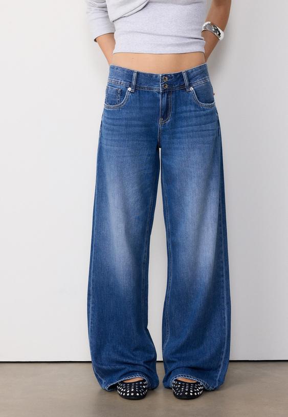 Stradivarius Low-Rise Double-Button Jeans Medium Blue Denim 4