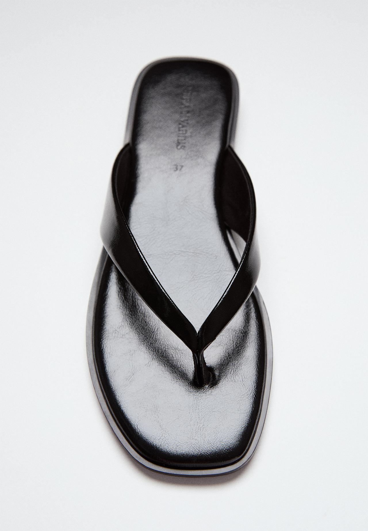 Flat thong sandals — BLACK 