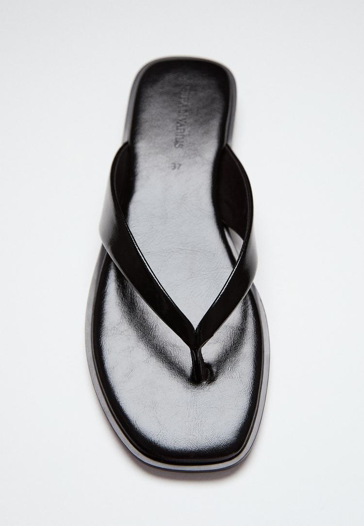 Flat thong sandals — BLACK 