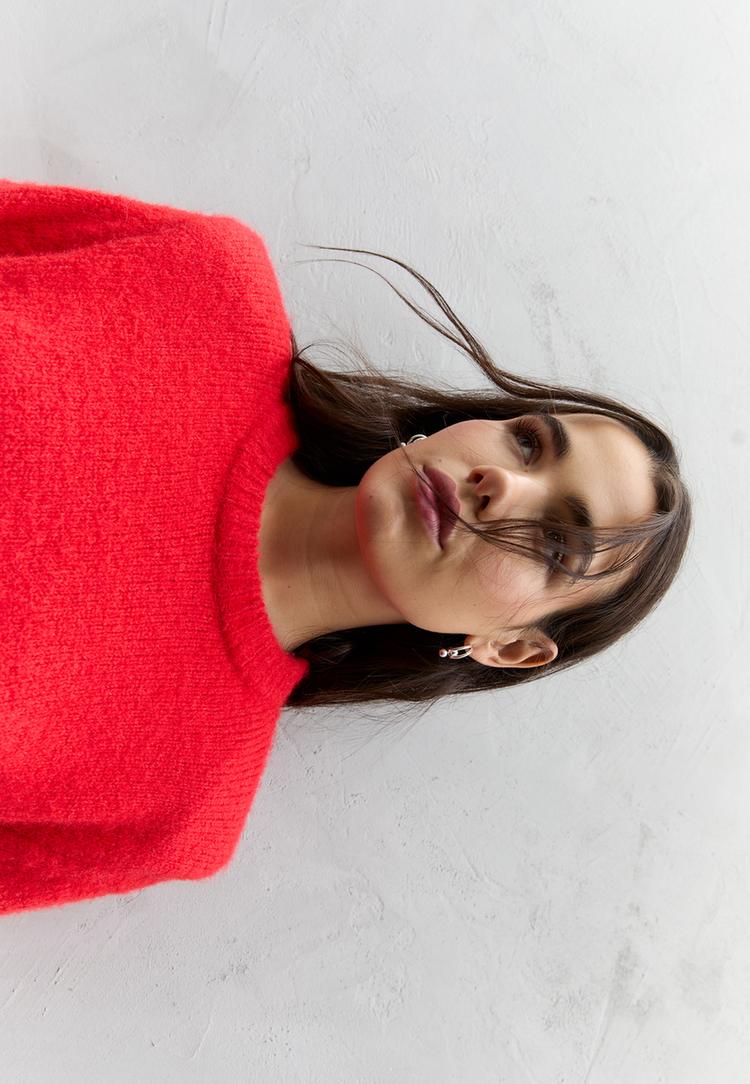 knit sweater with shoulder pads