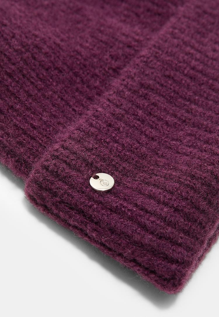 ribbed cap with plate