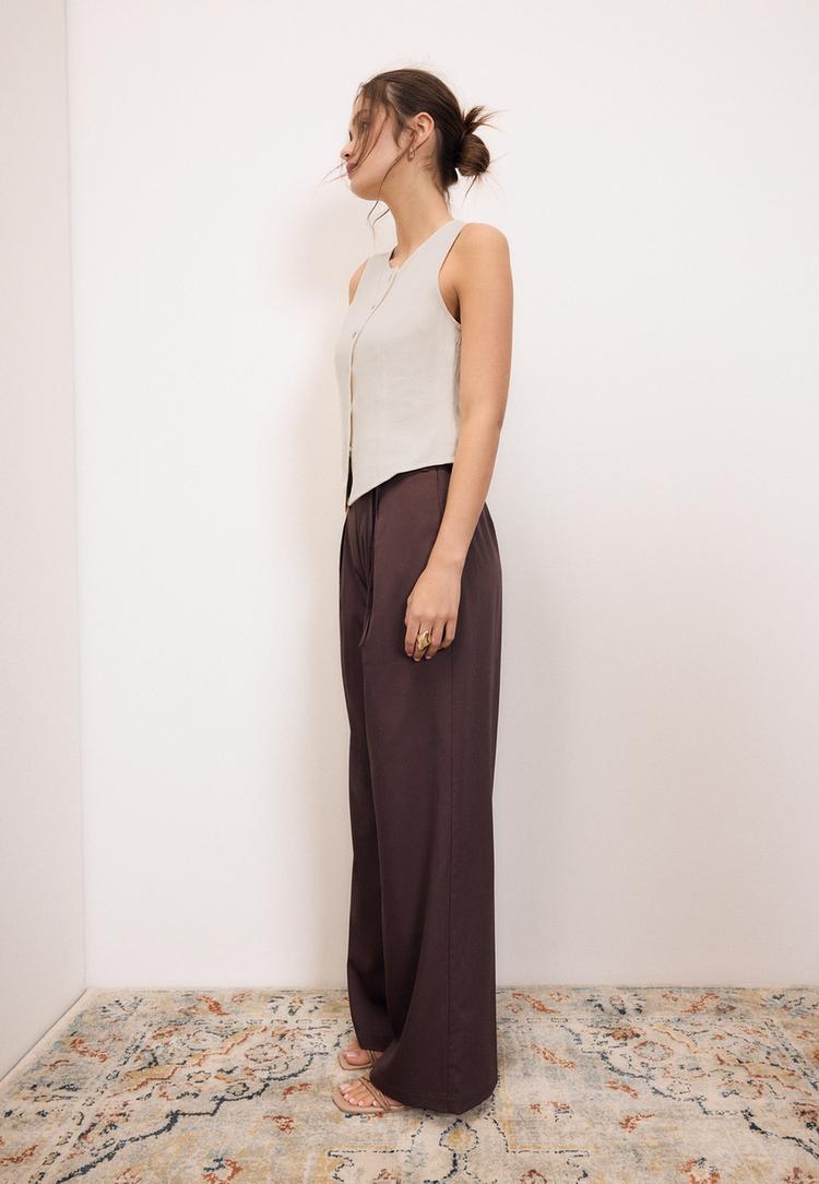 Stradivarius Mouwloze Top Met Knopen Steen Xl