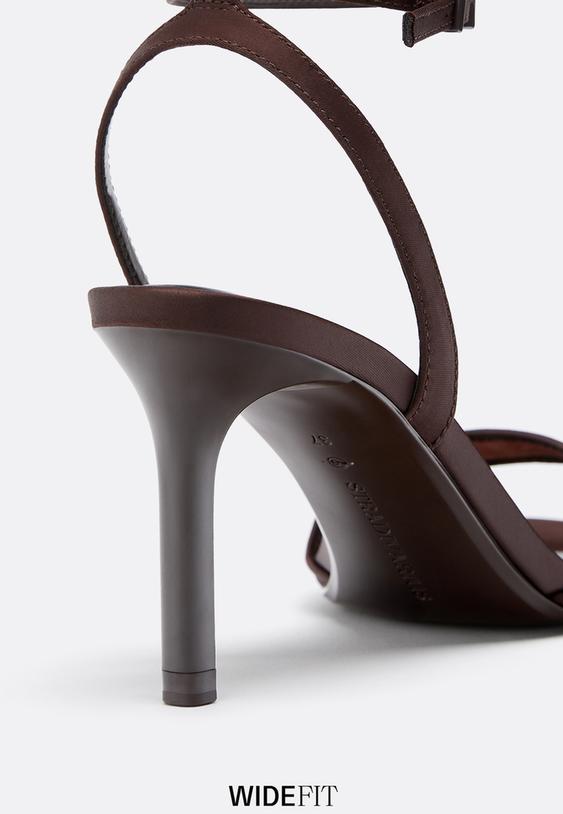 Stradivarius Bő Fazonú, Hálós Tűsarkú Szandál 1-100 39