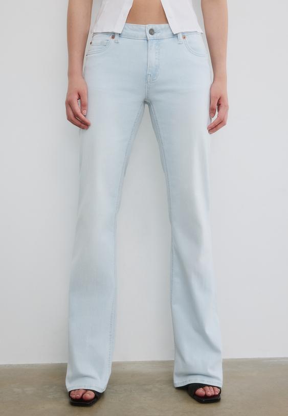 Stradivarius D67 Slim Fit Boot-Cut Jeans Light Bleach 4
