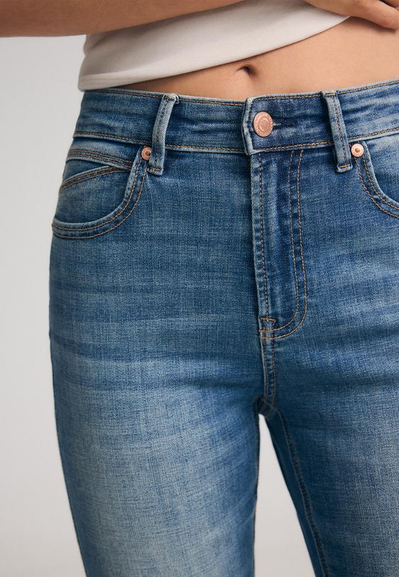 d74 esnek can paca yırtmaclı jean