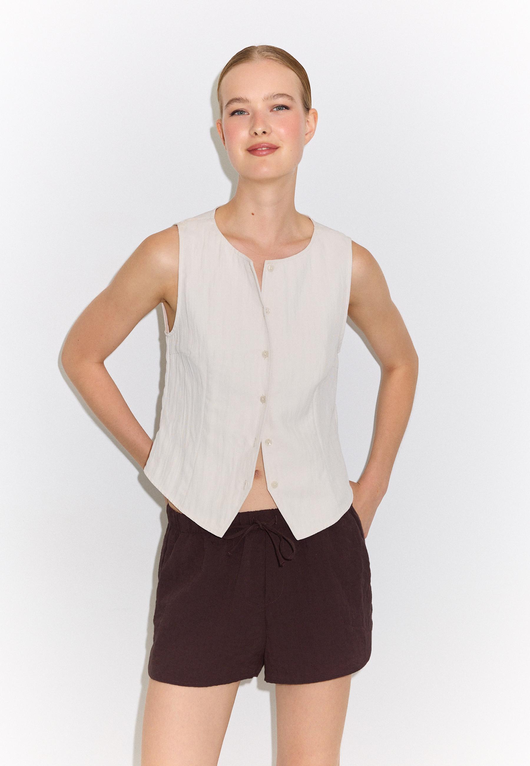 Regular buttoned waistcoat — Stone