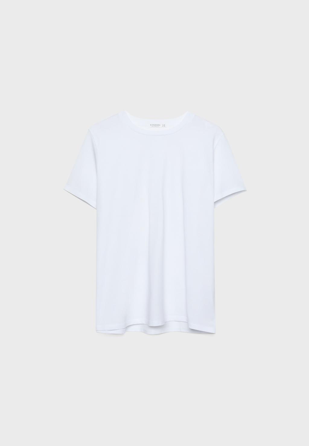 Camiseta básica regular fit cuello redondo