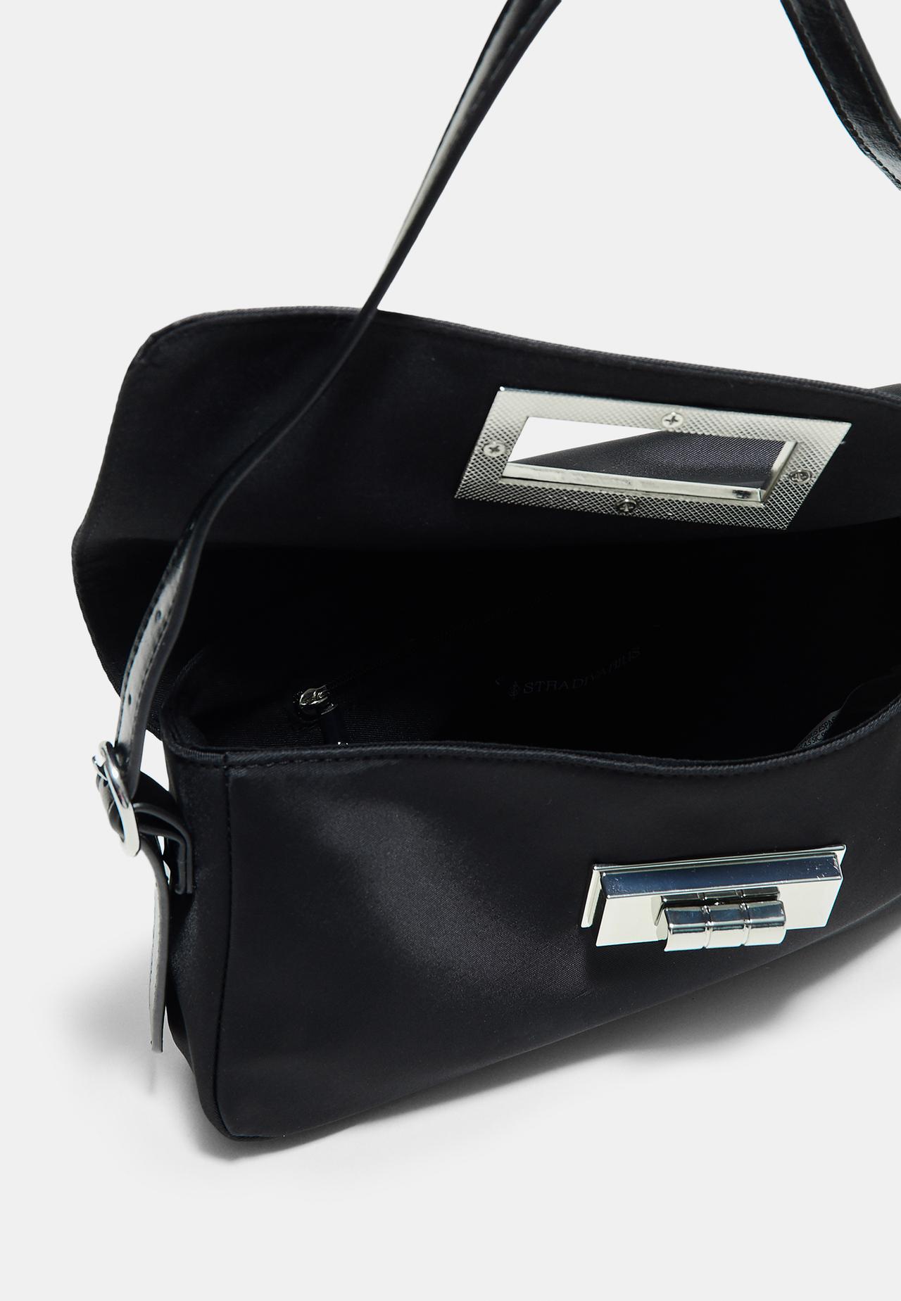 Shoulder bag with metal closure — Black