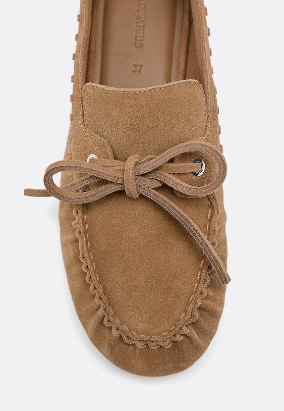 Stradivarius Leather Boat Shoes With Bow Beige 7