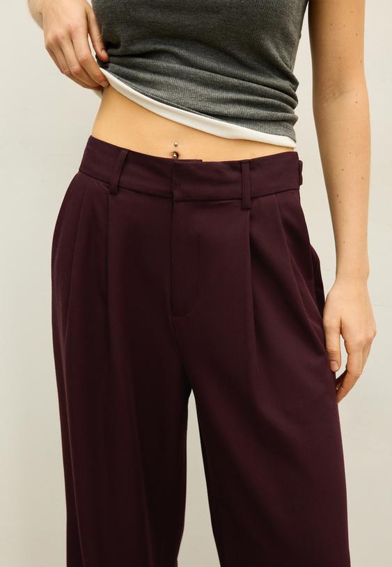 superweit-geschnittene-verstellbare-hose