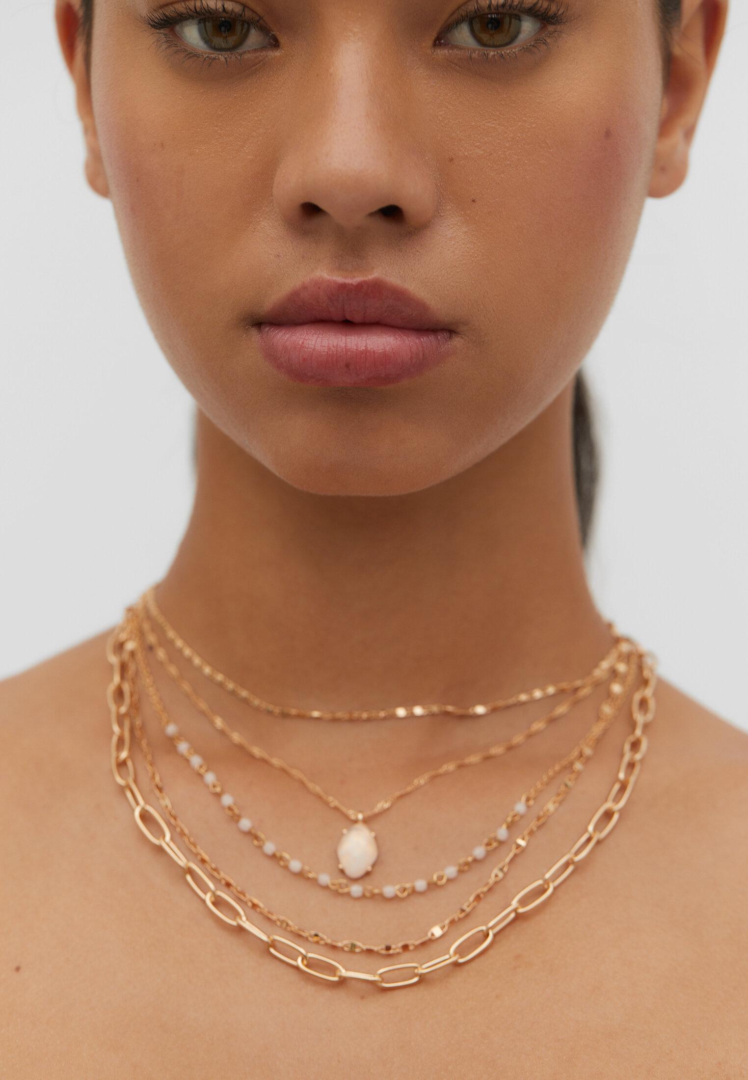 Set of 5 pink stone charm necklaces — Gold