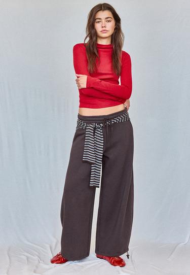 Basic funnel neck T-shirt — Dark red 2