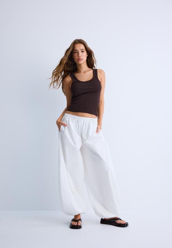 Stradivarius Εφαρμοστό Ριμπ Αθλητικό Τοπ Καφέ Xl