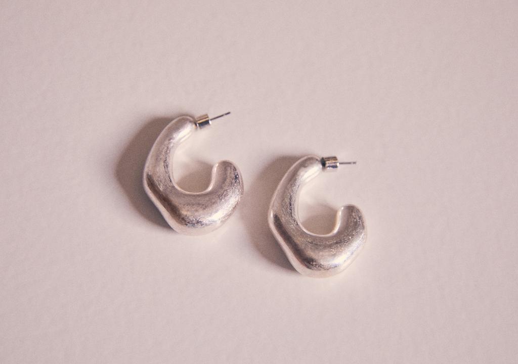 Set of 2 voluminous hoop earrings