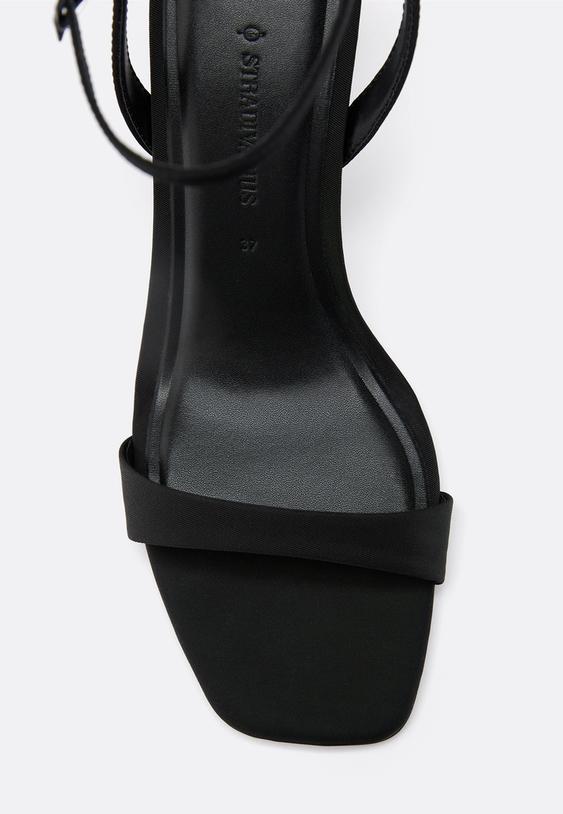 Stiletto topuklu sandaletler - Görsel 5