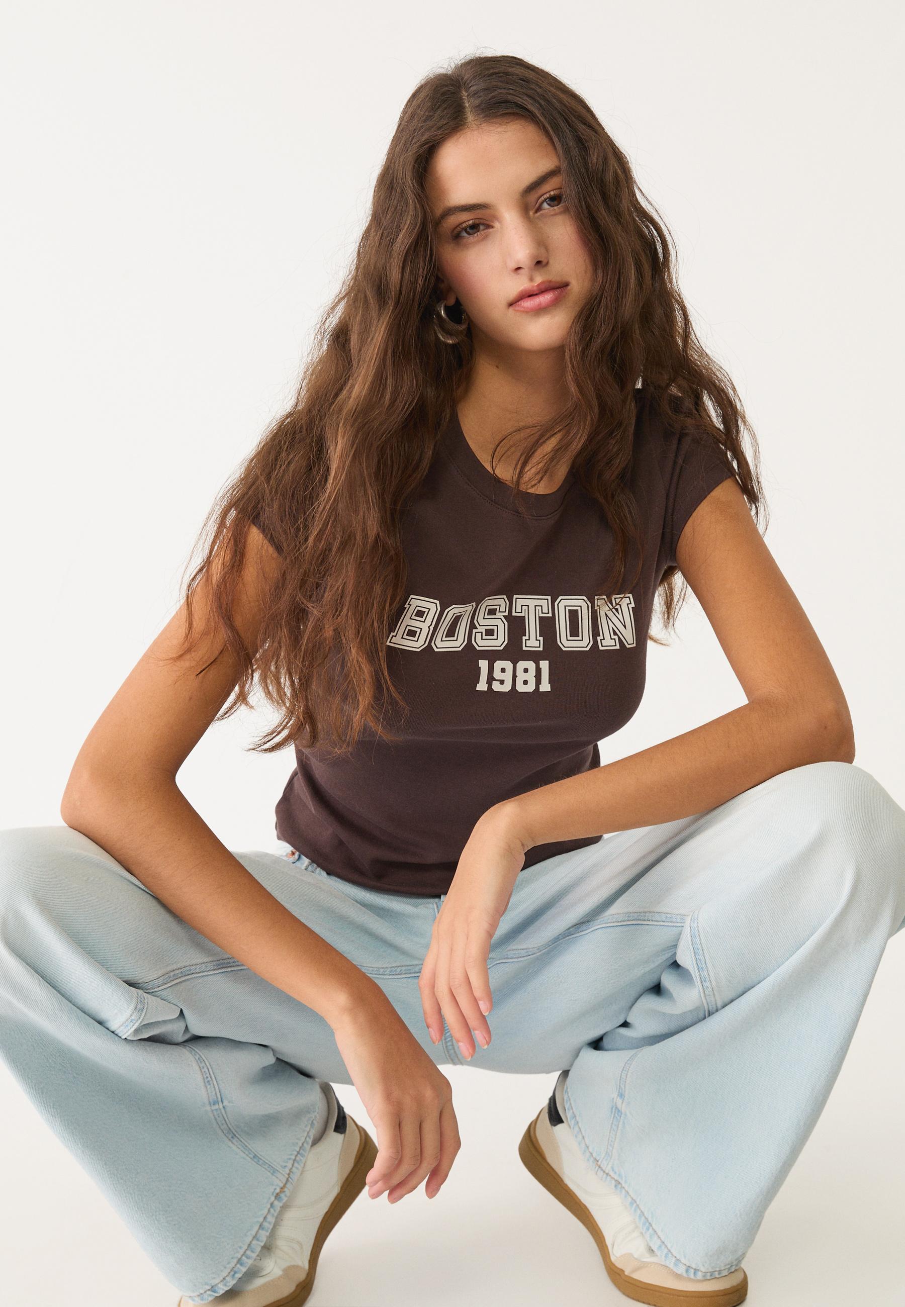 Fitted Boston print T-shirt - Women's fashion | Stradivarius