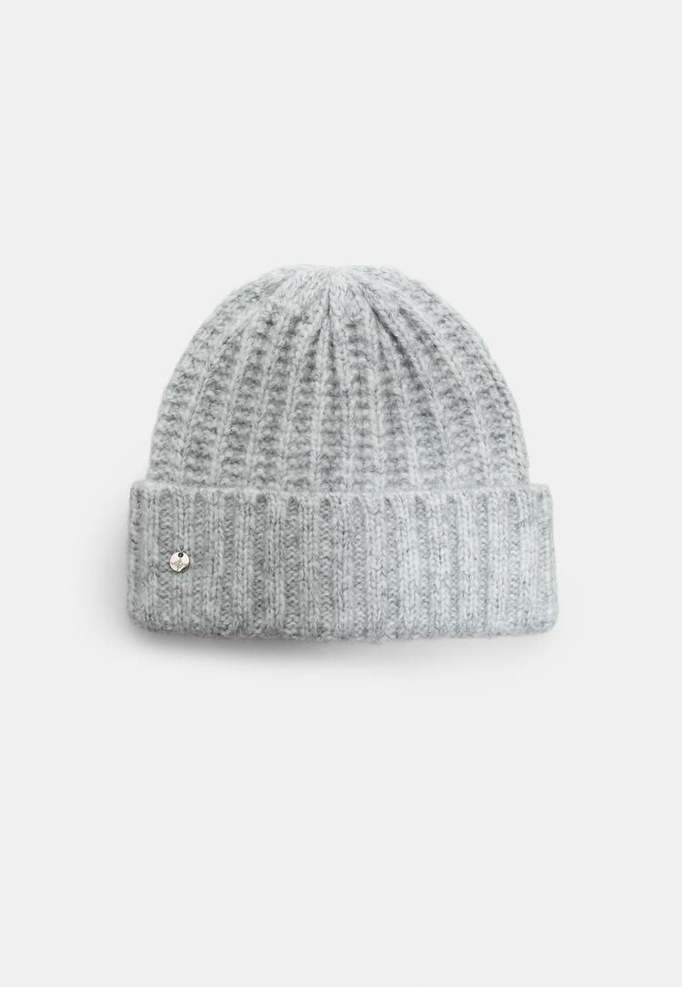 berretto a coste con targhetta