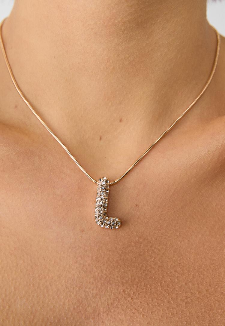 collana con iniziale di strass
