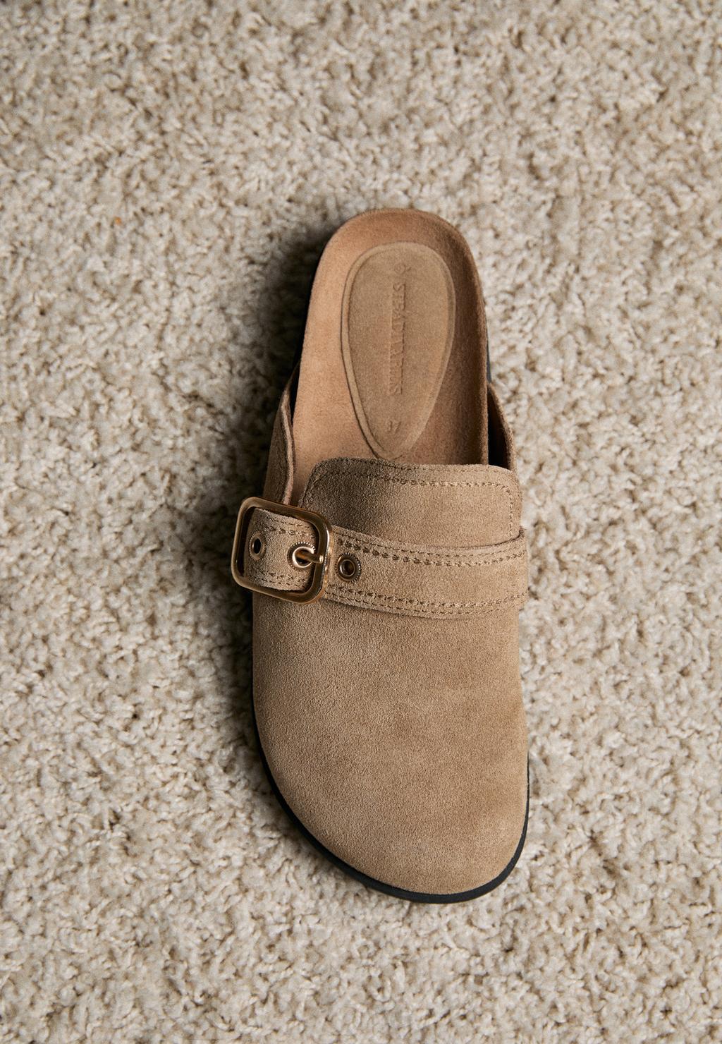 Klompen met gesp van leer