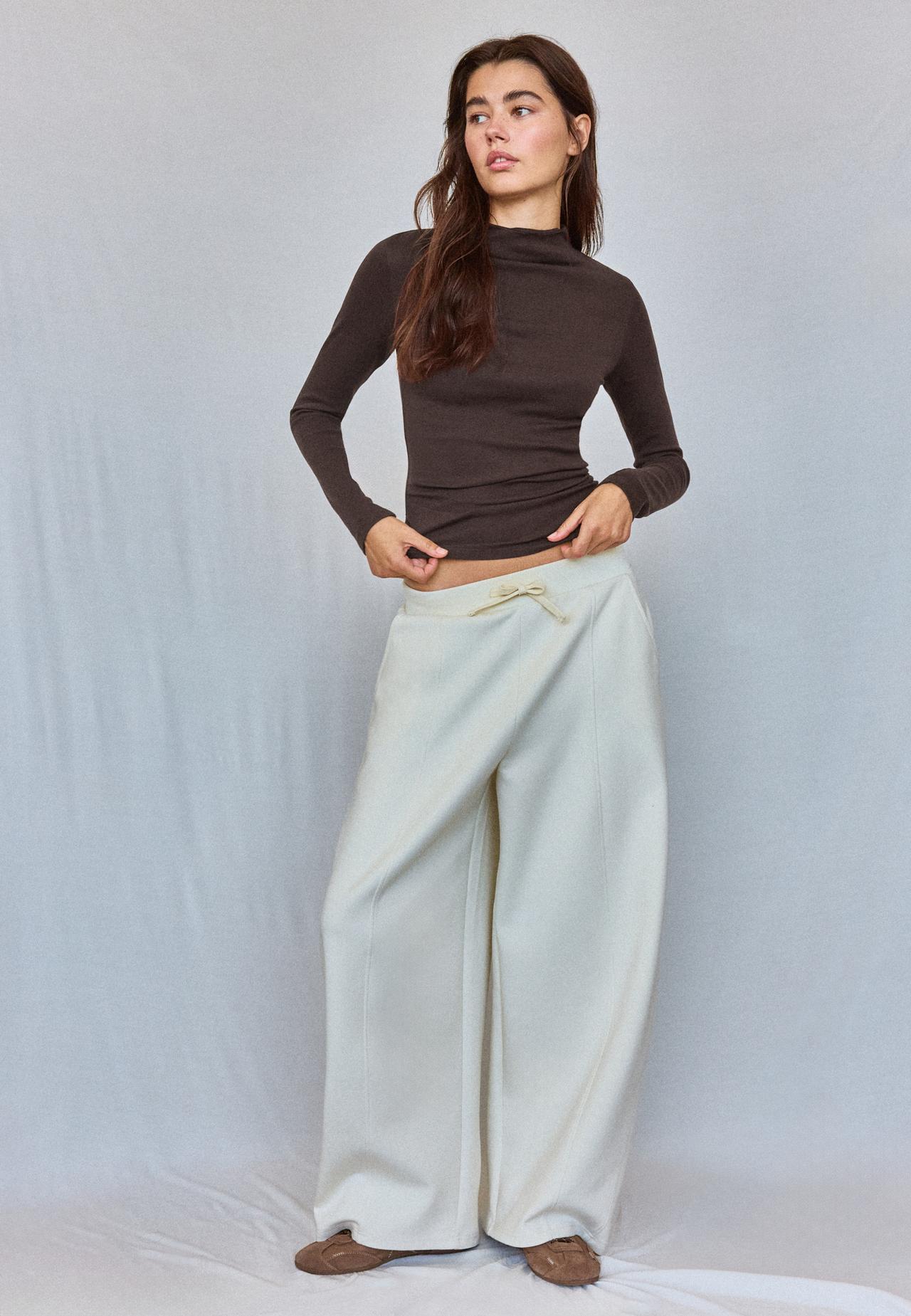 Basic funnel neck T-shirt — Brown