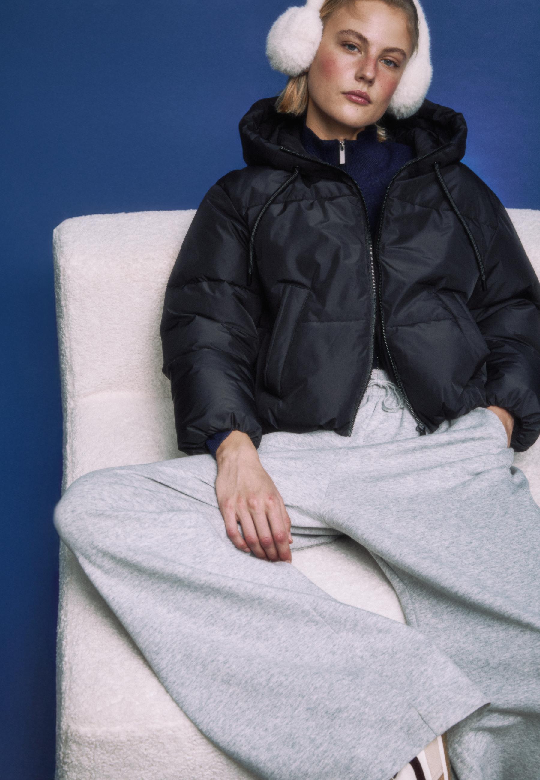 Oversize puffer jacket with hood - Women's fashion | Stradivarius