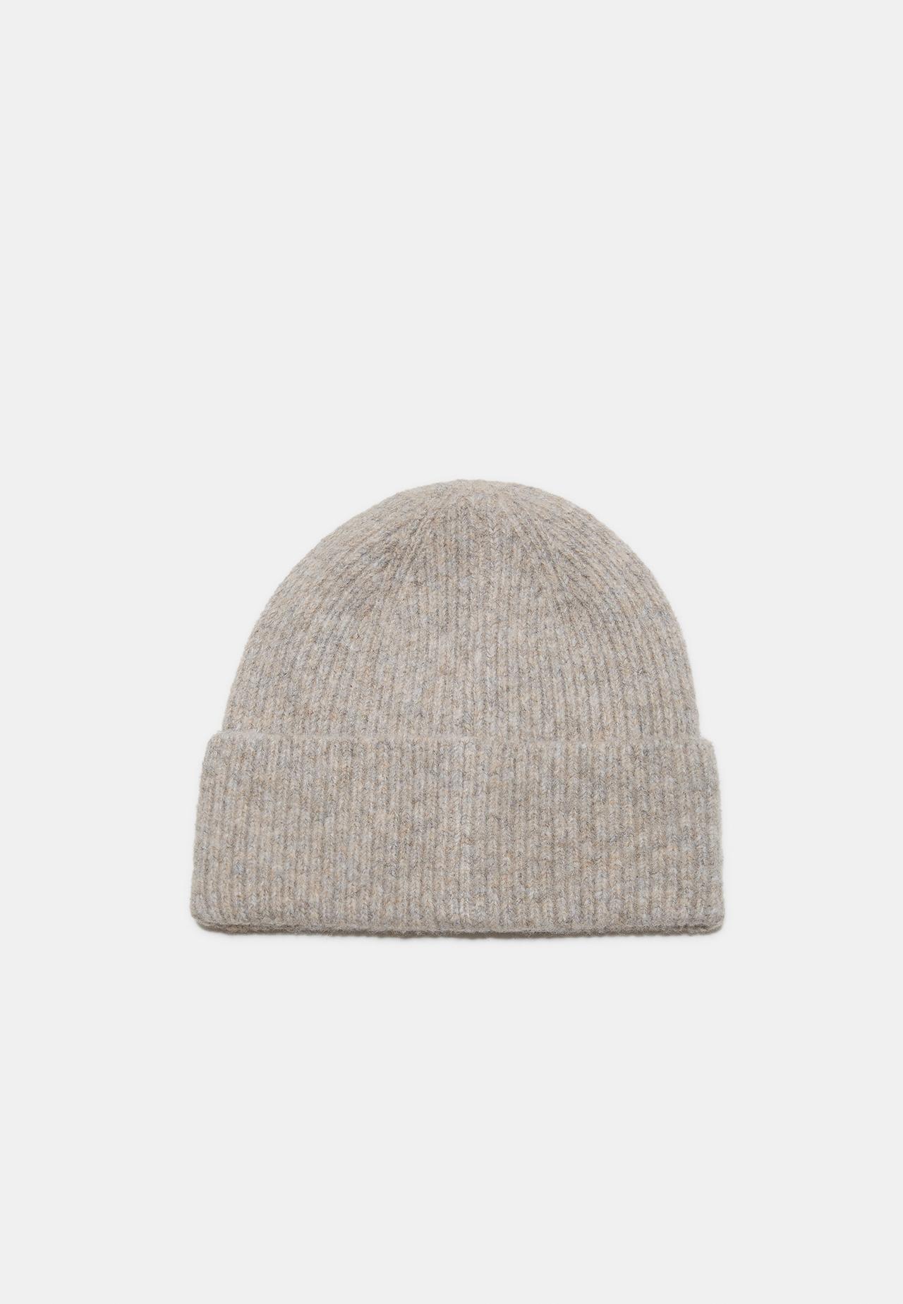 Basic knit beanie — Stone