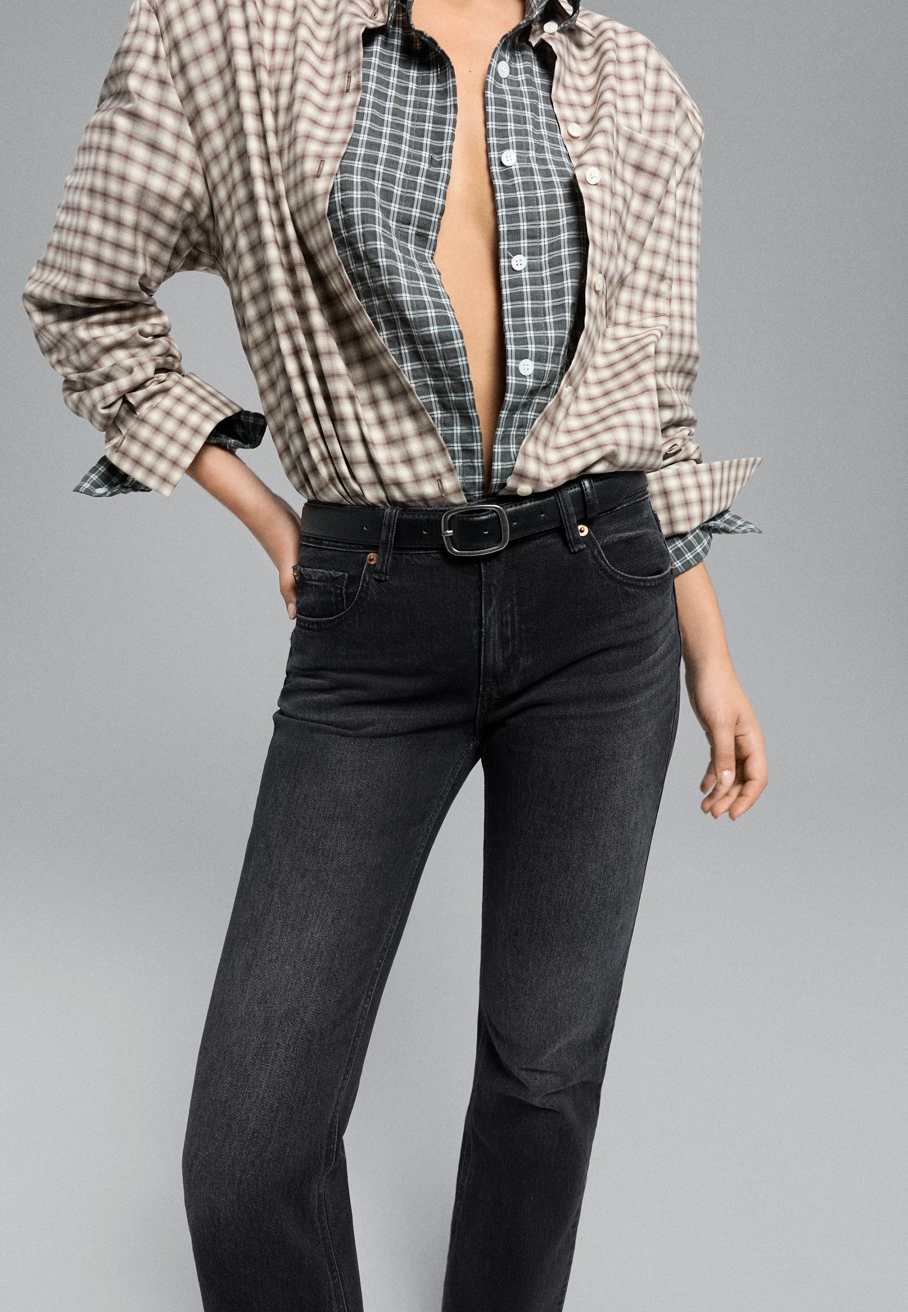 D68 boot-cut jeans with belt — BLACK DENIM WASH