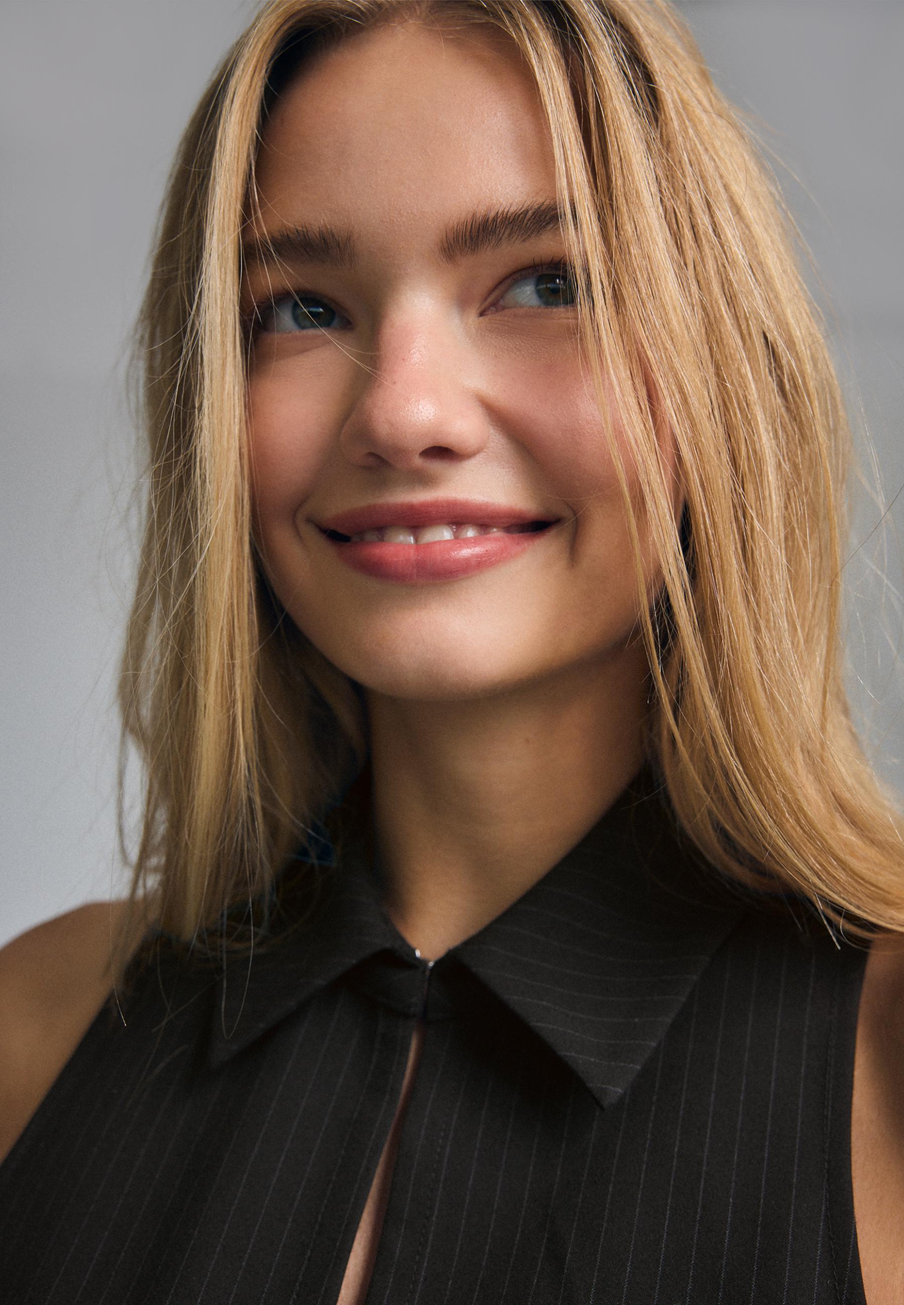 Sleeveless press stud top — Black