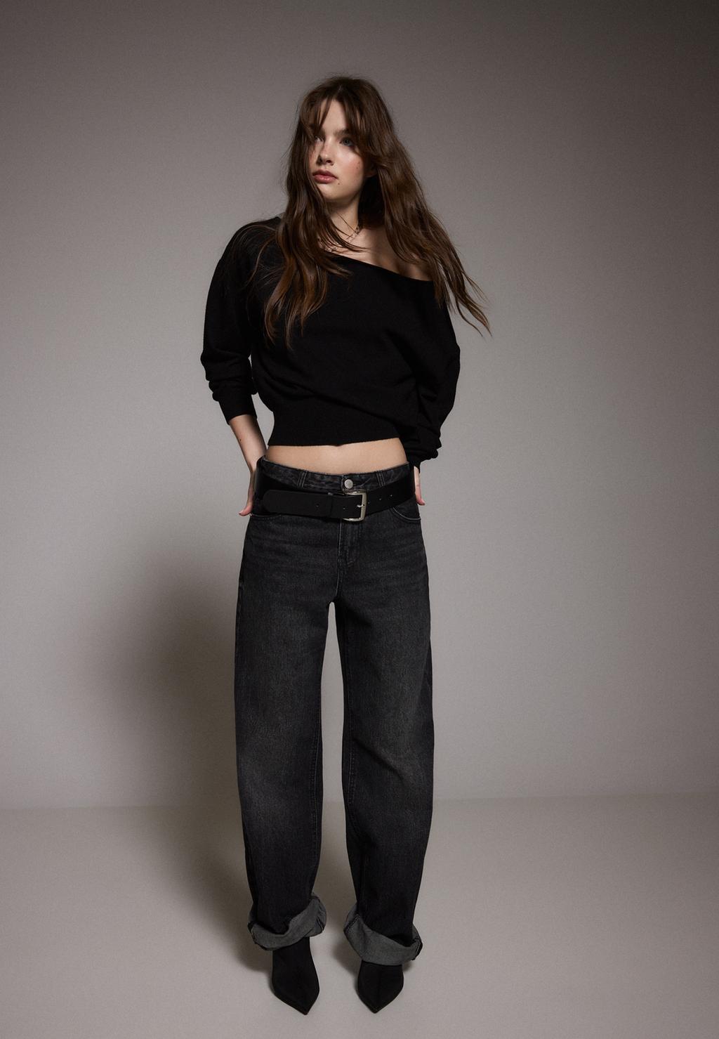 Maglia Aderente Scollo A Barchetta Di Stradivarius In Bianco