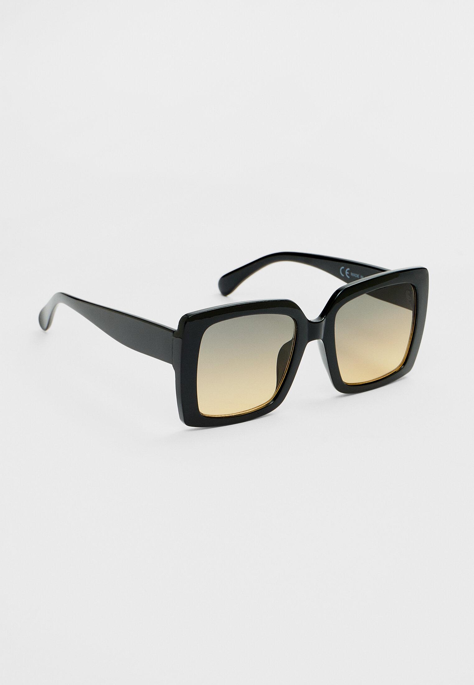 Square sunglasses with gradient lenses — Black