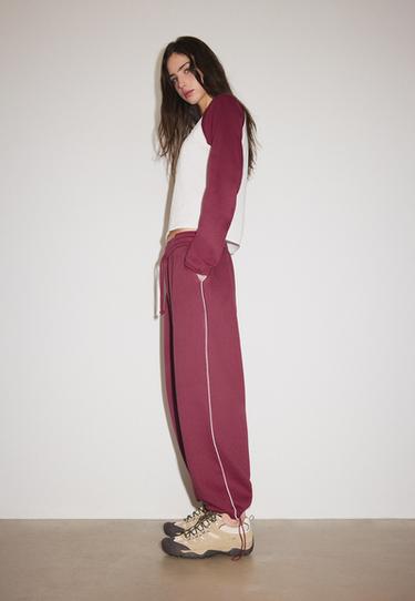 Plush joggers with contrast piping — Dark red 2