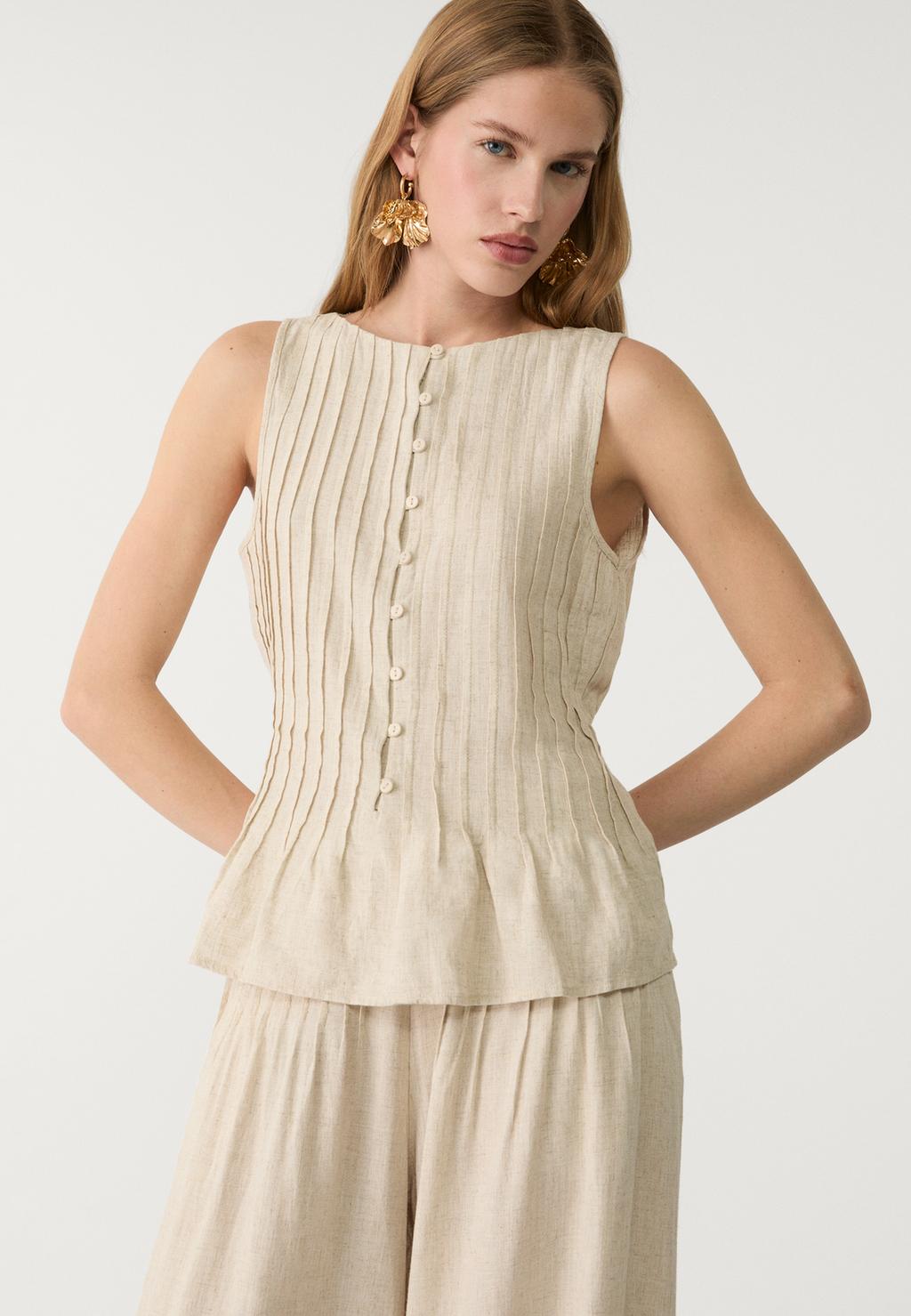 Pleated linen blend top