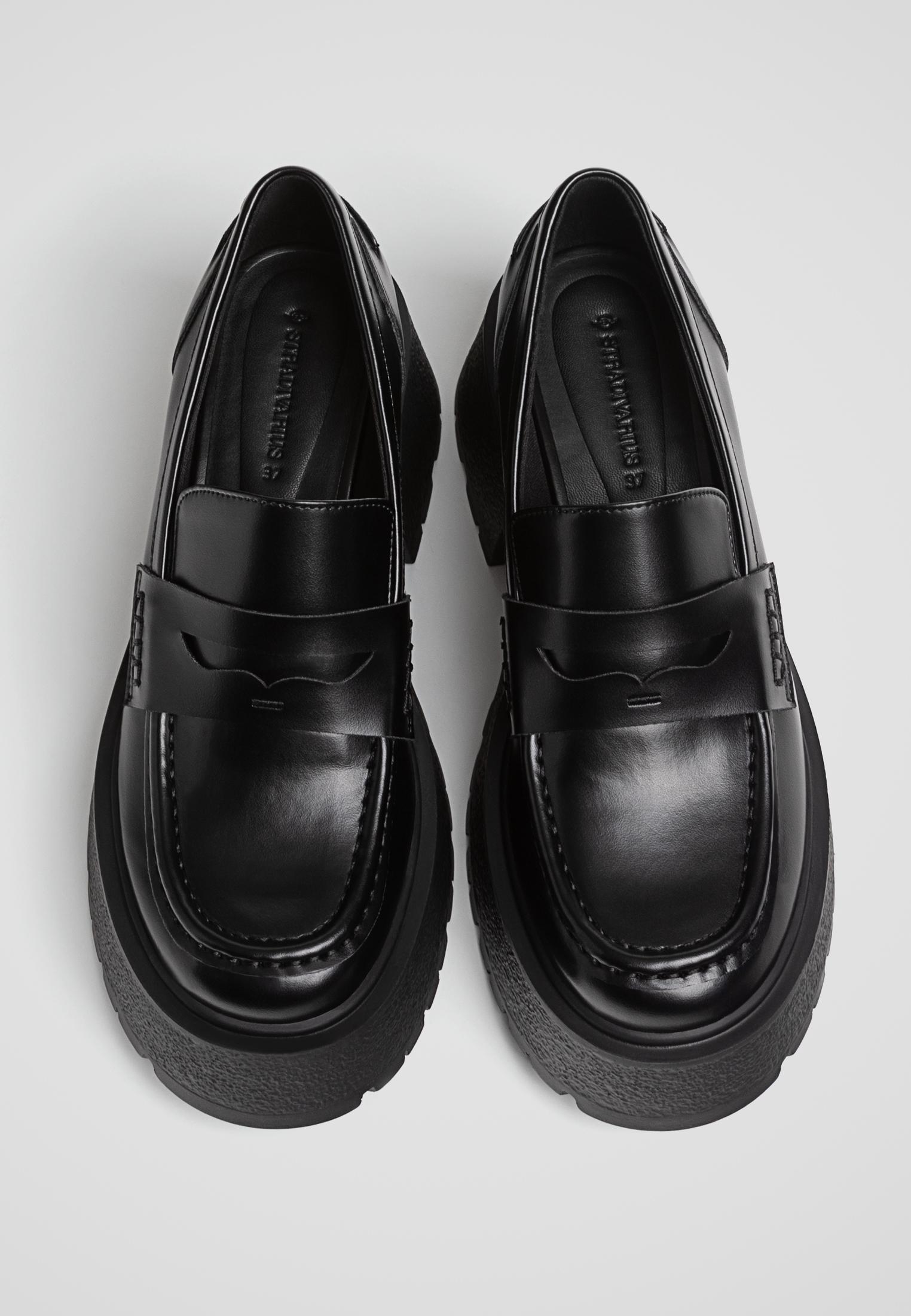 Mocassin stradivarius on sale