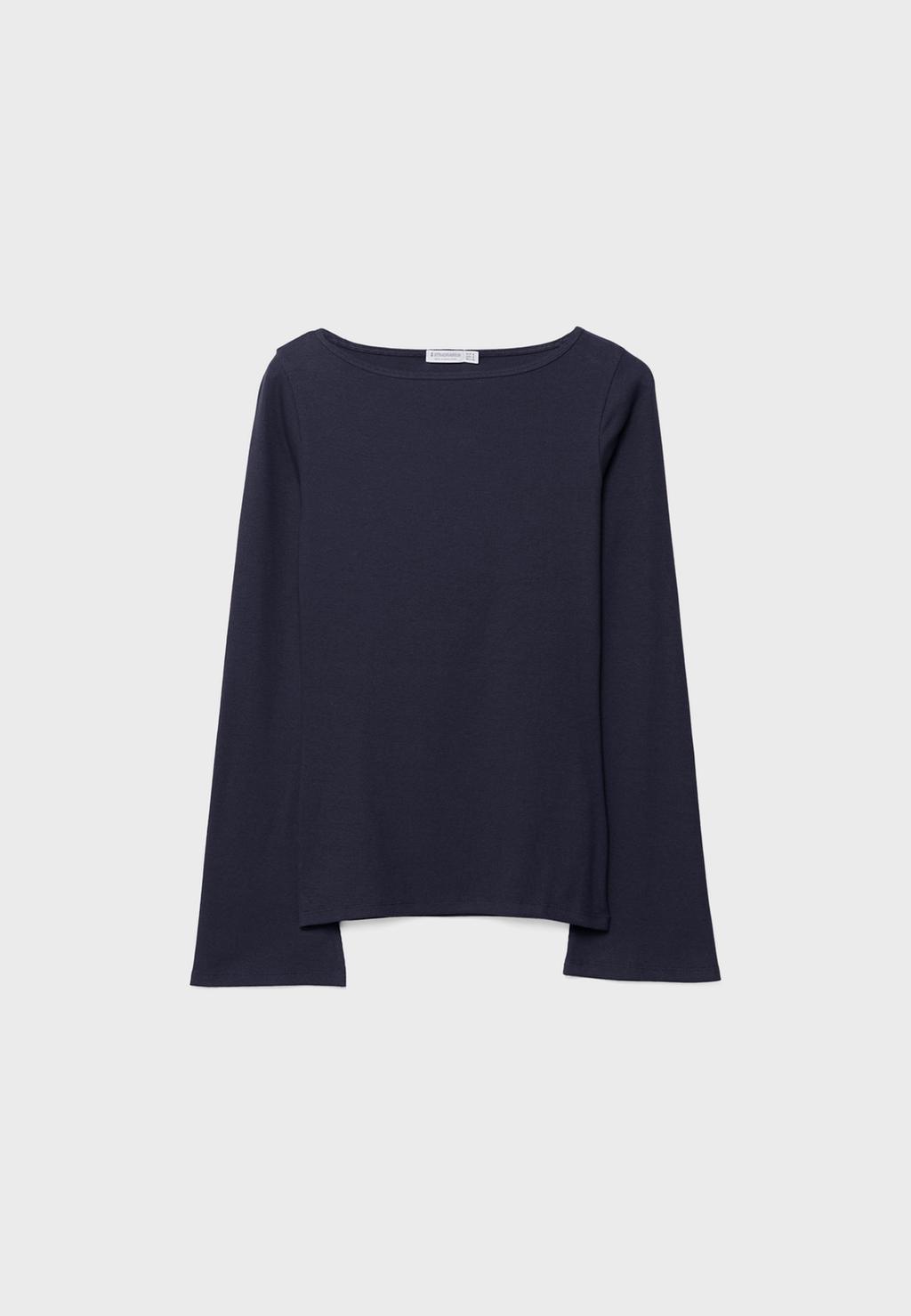 تيشرت أساسي بأكمام جرسية